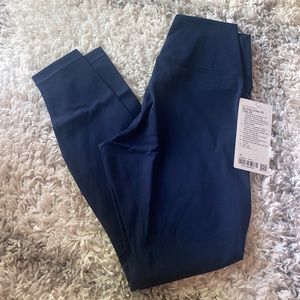 Navy blue lululemon Wunder Under HR tight 28” SIZE 10